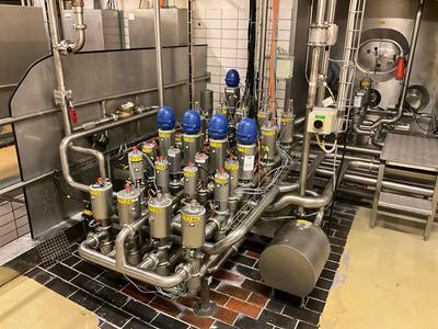 Overview picture of Alfa laval pneumatic valve station